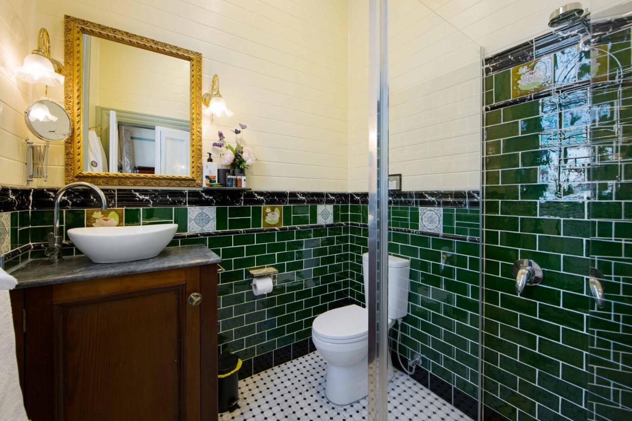 The Old Bank Gladstone Licensed Restaurant & Boutique Accommodation Hat Head Buitenkant foto