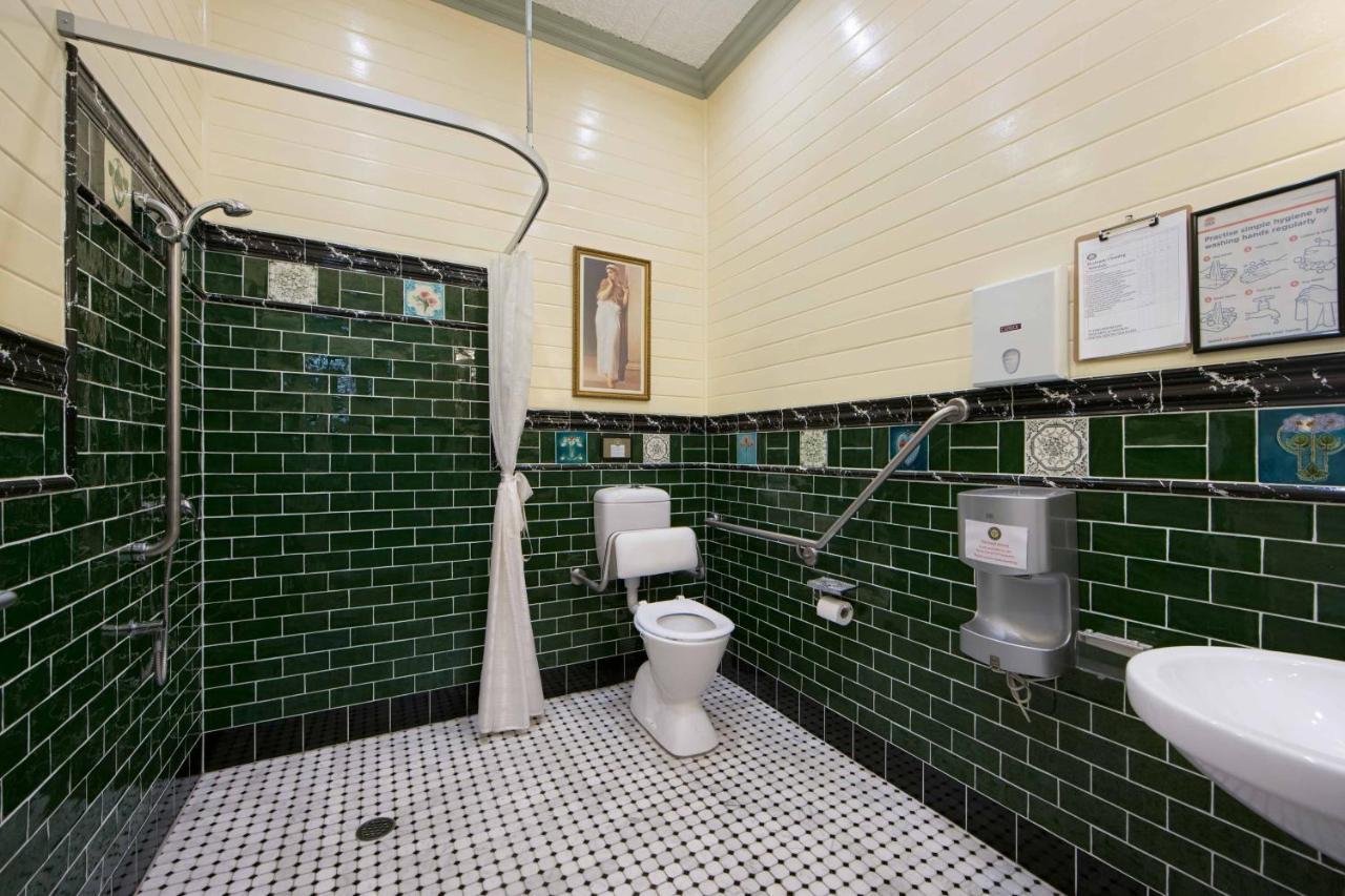 The Old Bank Gladstone Licensed Restaurant & Boutique Accommodation Hat Head Buitenkant foto